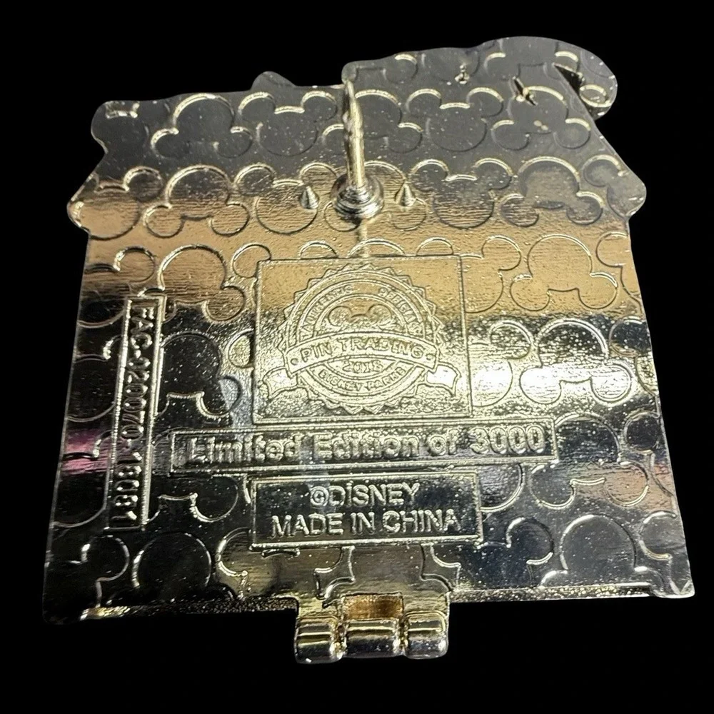 Disney Donut Shop Pin Dumbo Flying Elephant Opening 2018 Pin LE 3000 - Picture 6 of 9